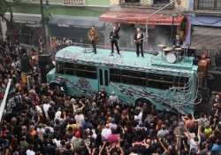 Bajo un ‘clima irlandés’, U2 filma en CDMX el video de su próximo sencillo