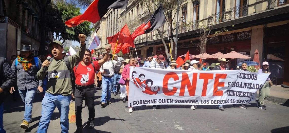 CNTE rechaza levantar el paro y mantiene la huelga nacional indefinida