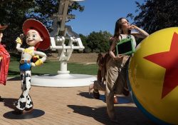 Belinda se une al universo de Pixar, dará voz a Lilypad en ‘Toy Story 5’