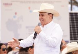 Gobernador Durazo lleva energía solar para reducir hasta 70% el recibo de luz
