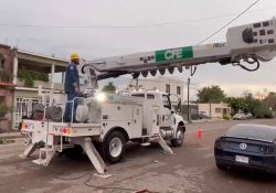 Avanza restablecimiento de energía eléctrica en Guaymas a un 90%