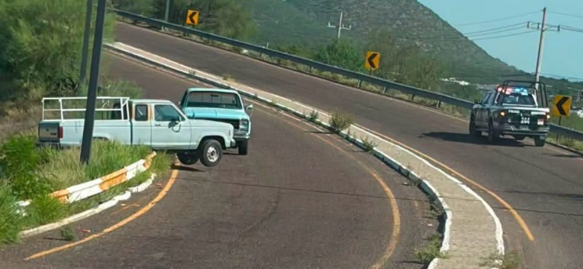 Atiende Tránsito Municipal salida de camino en el puente de acceso a San Carlos 