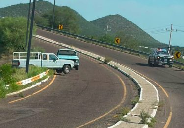 Atiende Tránsito Municipal salida de camino en el puente de acceso a San Carlos 