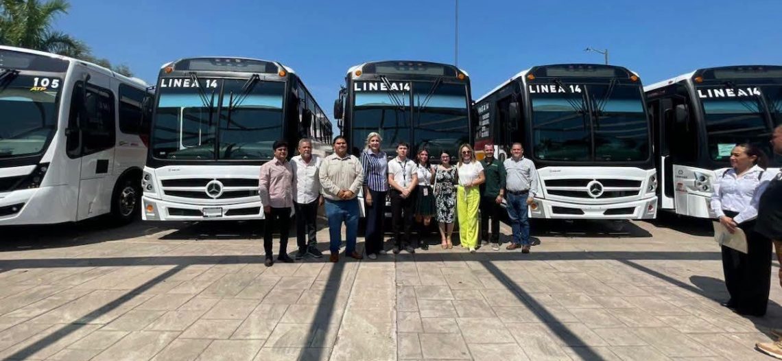 Gobernador Durazo entrega nuevas unidades transporte para Ciudad Obregón