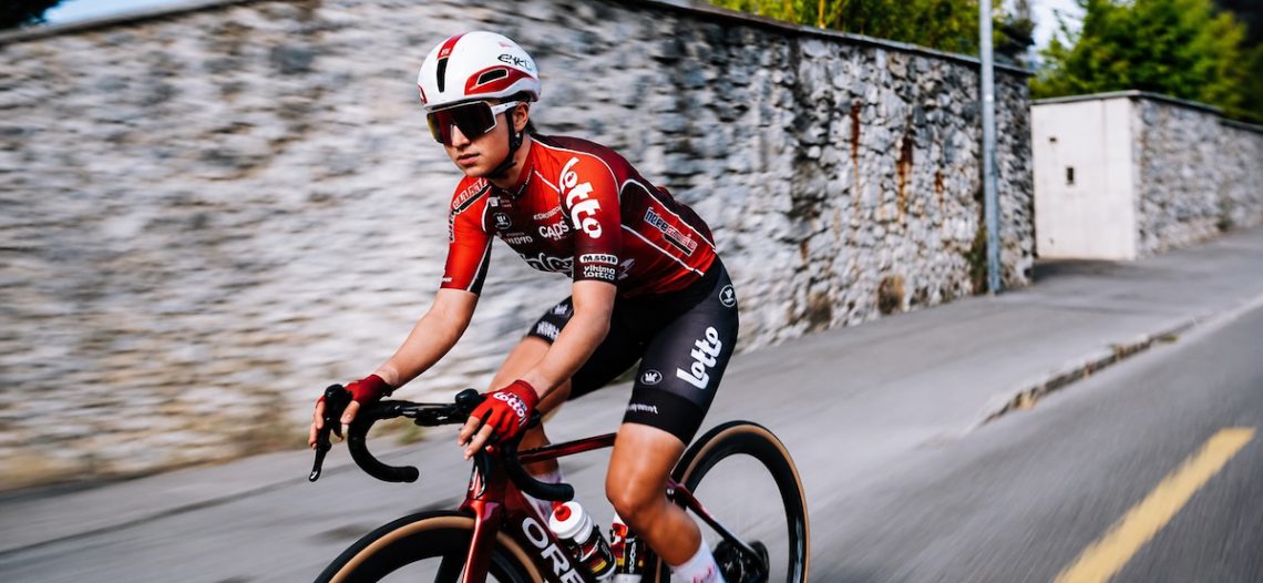 Romina Hinojosa sigue en el Tour de Francia pese a bajas de su equipo