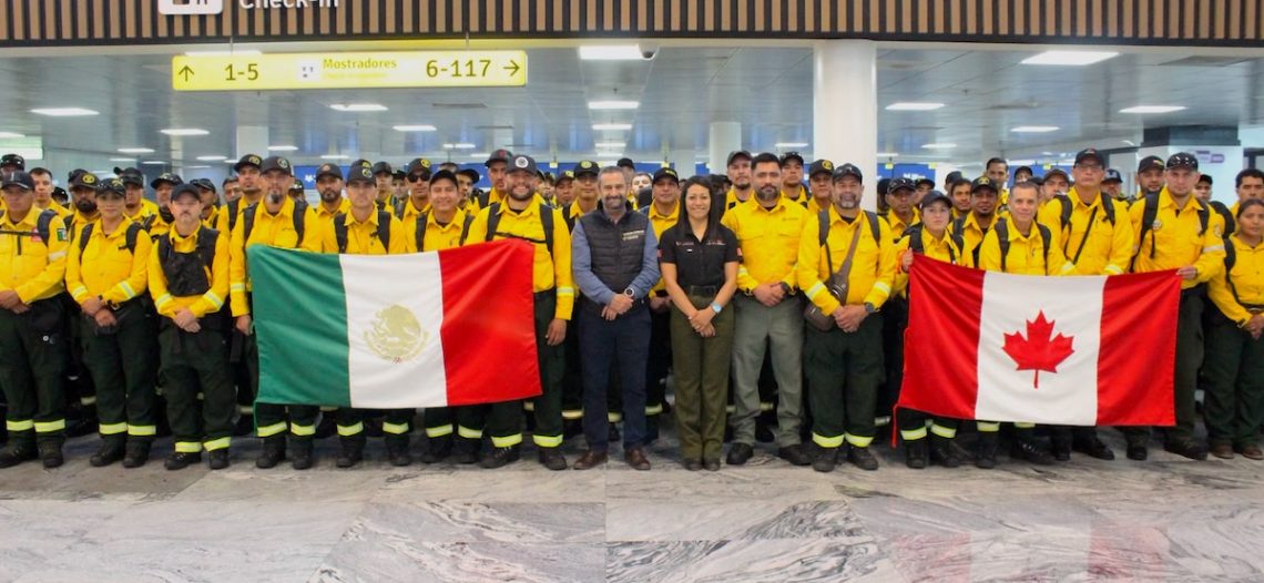 Canadá recibe cuarto contingente mexicano para combatir incendios forestales