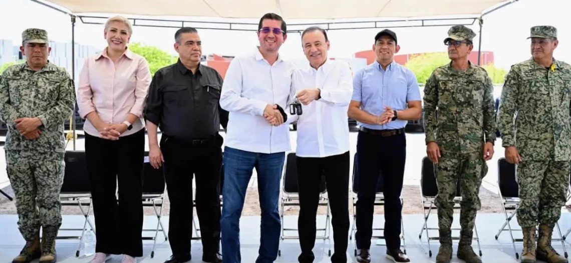 Gobernador Durazo entrega 73 unidades para reforzar seguridad en Sonora