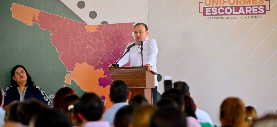 Gobernador Durazo inicia ciclo escolar en Sonora con uniformes y libros gratuitos