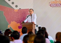 Gobernador Durazo inicia ciclo escolar en Sonora con uniformes y libros gratuitos