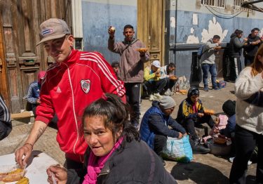 Pobreza en Argentina podría alcanzar 35 por ciento al cierre de este año