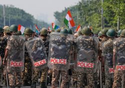 India detiene a líder de protestas y miles de manifestantes en Nueva Delhi