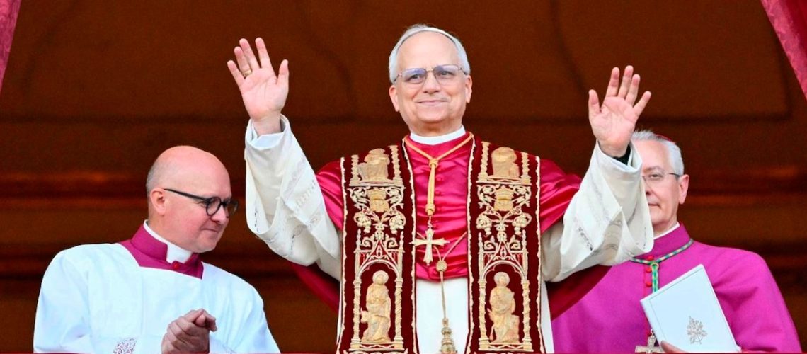 León XIV llama a construir la paz tras multitudinaria visita por Francia