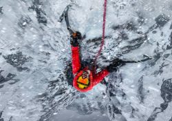 Apple TV+ estrena serie del primer ascenso invernal al peligroso monte K2