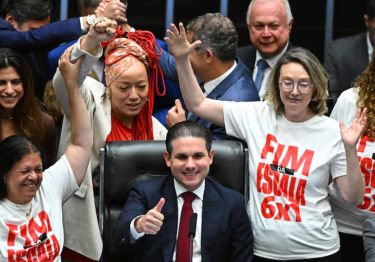 Brasil aprueba semana laboral de 40 horas y dos días de descanso pagados