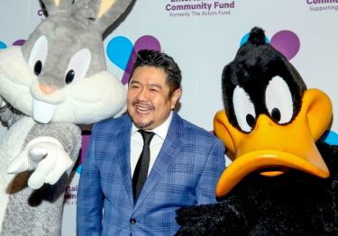Muere Eric Bauza, actor de voz en inglés de Bugs Bunny y otros Looney Tunes
