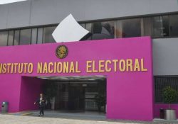 Sheinbaum pide al INE aclarar irregularidades en contratos de proveedores