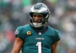 La NFLPA exige investigar la atención médica recibida por Jalen Hurts