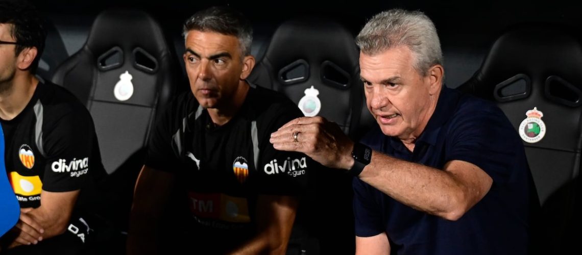 Javier Aguirre debuta con empate y busca rescatar al Valencia en España