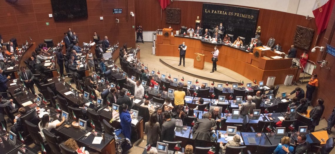 Senado avala la ley antimemes entre críticas por libertad de expresión